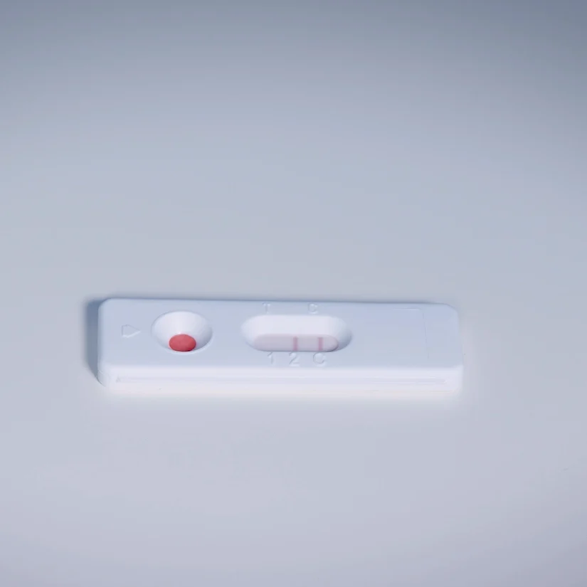 Test per la Proteina C-Reattiva di Patris Health – passaggio 5, dispositivo per il test con le linee del risultato